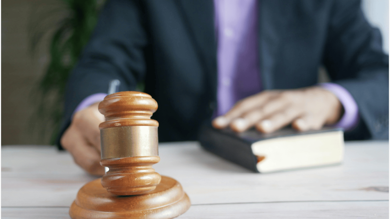 Колишній митник захищає репутацію