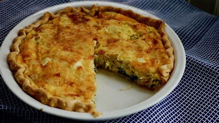 Пікантний пиріг з опеньками і сиром