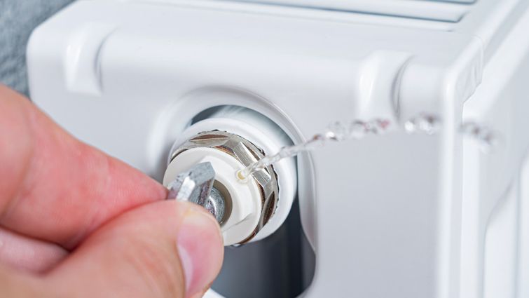 Стравлювання повітря з радіаторів