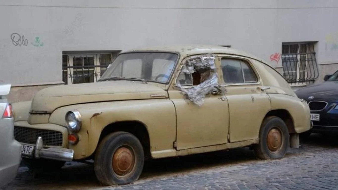 Львів бореться з покинутими авто