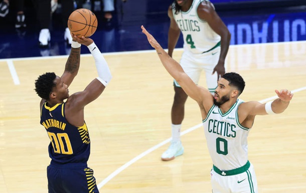 Індіана перемагає, Бронні дебютує