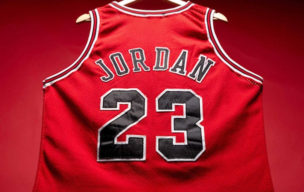 Баскетбольна майка Джордана на аукціоні