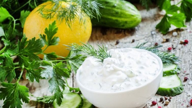 Смачні домашні заправки для салатів