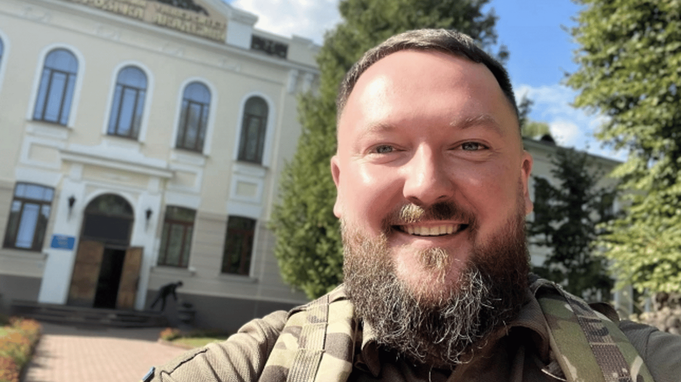 Викриття депутата за ухилення служби