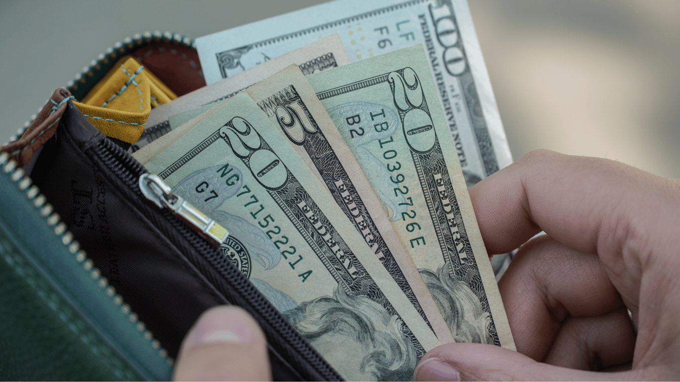 Суд над шахраєм з підробками