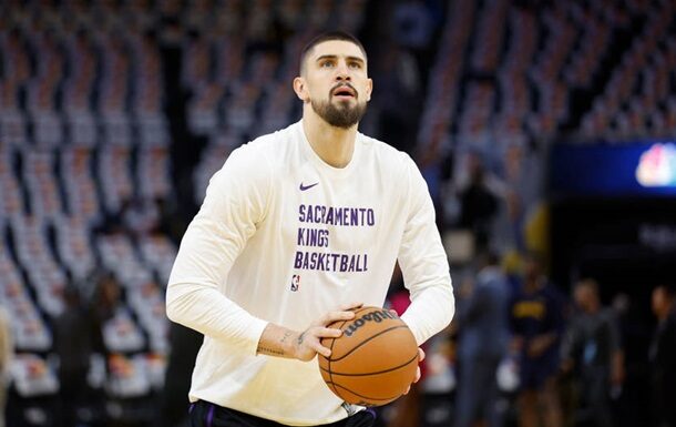 Олексій Лень приєднується до Лейкерс