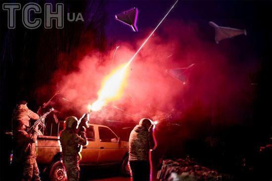 Повітряні атаки на Київ тривають