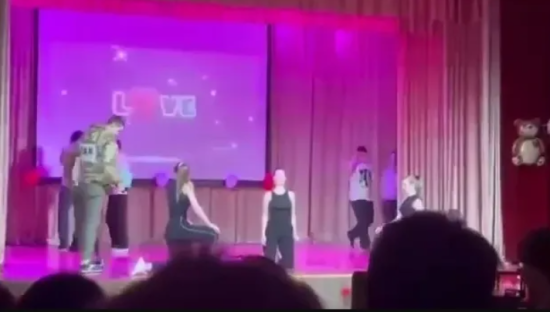 Концертна сценка викликала суспільне обурення