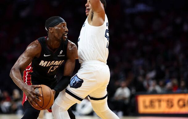 Янніс веде Бакс до перемоги