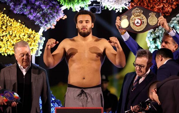 Мойсес Ітаума проти Майка Балогуна