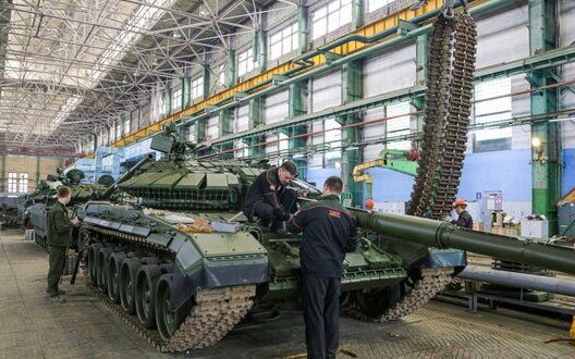 Росія нарощує військове виробництво