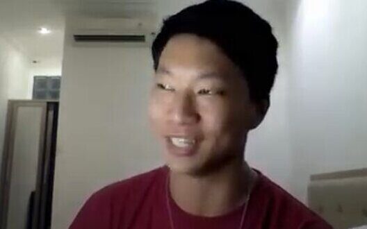 Indonesian Sings Ukrainian Language Solidarity