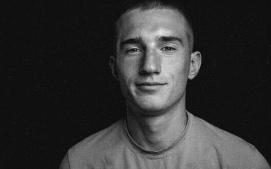 Zelensky Posthumously Awards Hero Title To Three Ukrainian Defenders