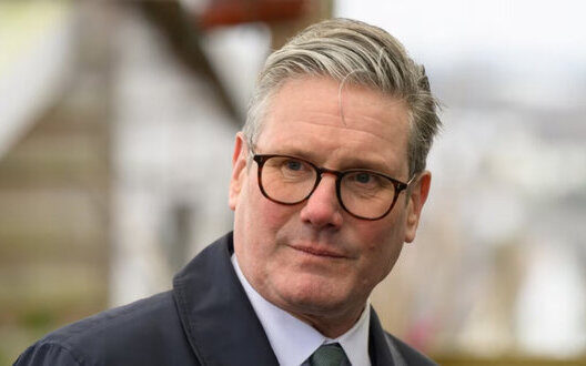 Starmer Calls End Ukraine War Pressure Putin