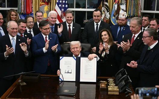 Trump Ends Us Shutdown Government Funded Until