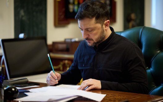 Zelenskyy Awards Soldiers Heroism