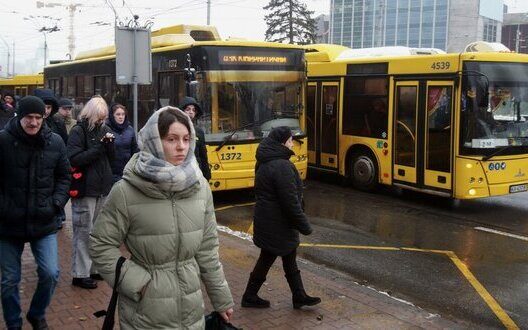 Kyiv Quickly Restores Trams Trolleybuses Left Bank