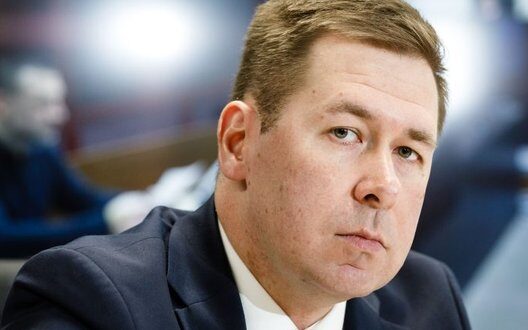 Petro Poroshenko Sanctioned By Zelensky And Putin Unique Case