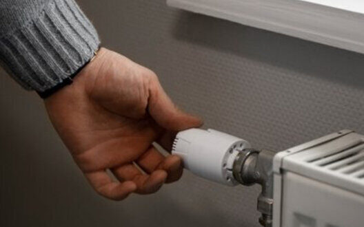 Енергетичний колапс у Києві: Троєщина без світла і тепла